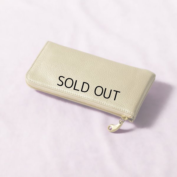 シャンパンゴールド