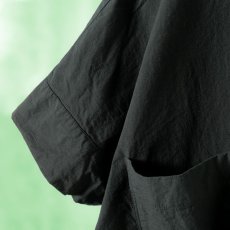 画像4: prit / プリット ミニリップ近江晒加工 ショートスリーブビッグポケットコクーンシャツ (4)
