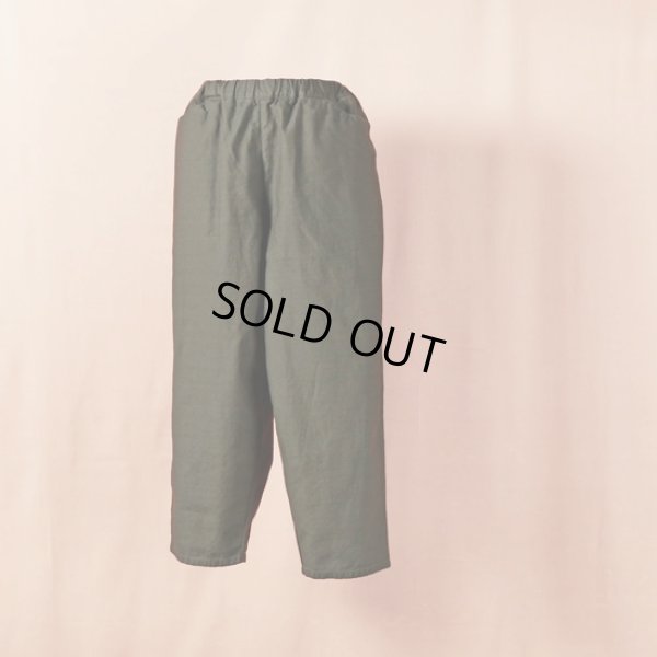 カーキ×グレージュ