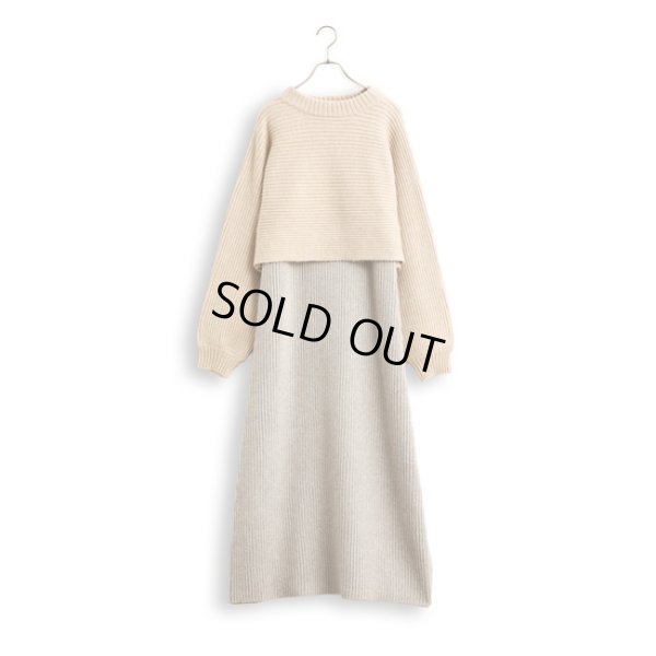 ライトベージュ