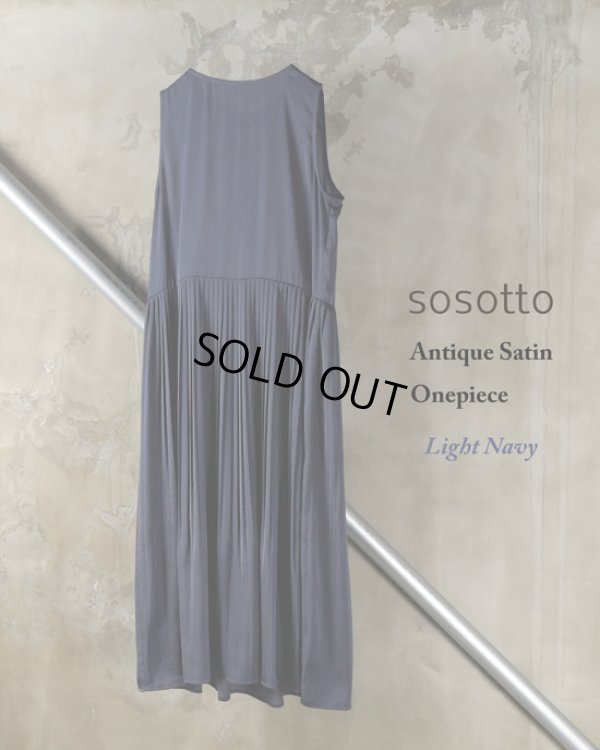 画像12: sosotto / ソソット アンティークサテン 消しプリーツ ノースリーブワンピース (12)