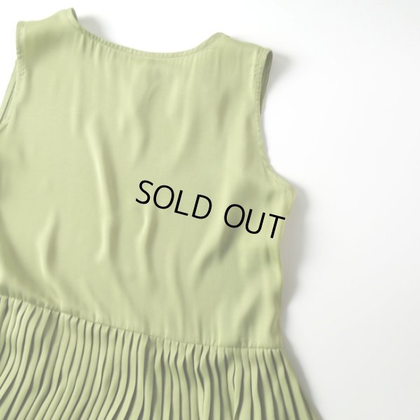 画像4: sosotto / ソソット アンティークサテン 消しプリーツ ノースリーブワンピース (4)