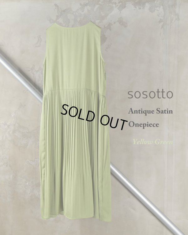 画像2: sosotto / ソソット アンティークサテン 消しプリーツ ノースリーブワンピース (2)