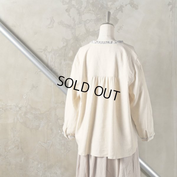 画像11: sosotto / ソソット 麻レーヨンリバティパイピング ピンタックフリル衿ブラウス (11)