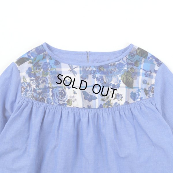 画像2: sosotto / ソソット 綿麻シャンブレー×リバティヨーク切替 ゴムシャーリングブラウス (2)