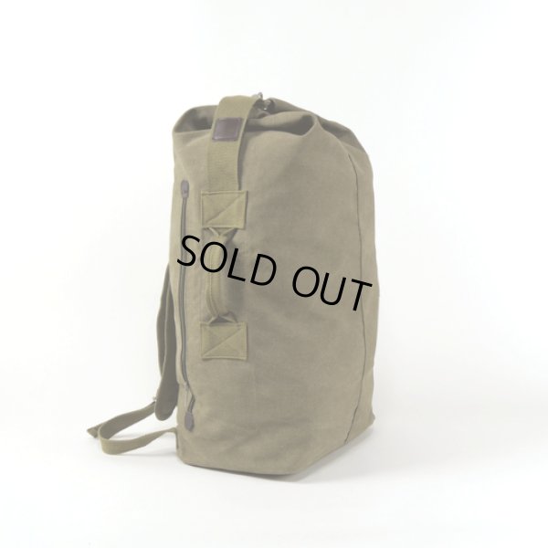 アーミーグリーン