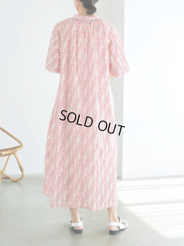 画像7: PONT DE CHALONS / ポンデシャロン ミュゲローズプリント ギャザーネックワンピース (7)