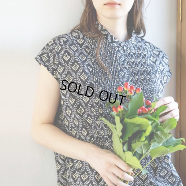 画像10: sosotto / ソソット ツタ柄細ピンタック ウエストドロスト フレンチワンピース (10)