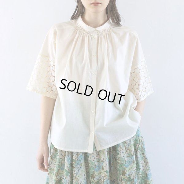 画像3: sosotto / ソソット チビ衿シャーリング レース袖ブラウス 5分袖 (3)