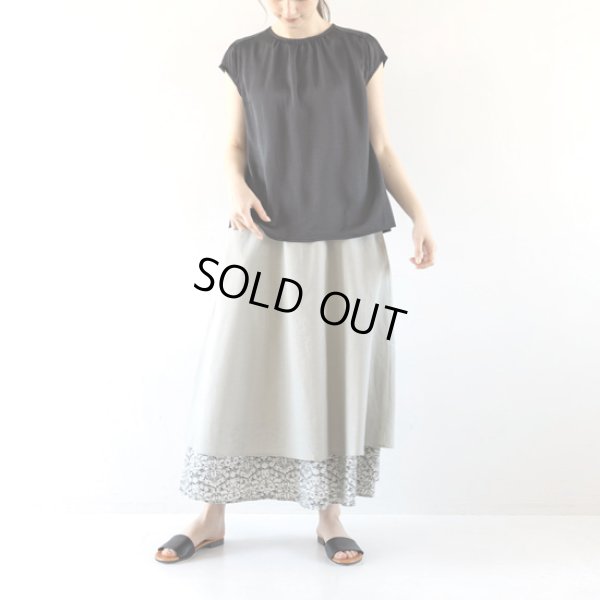 画像2: sosotto / ソソット アンティークサテン ギャザーフレンチブラウス (2)