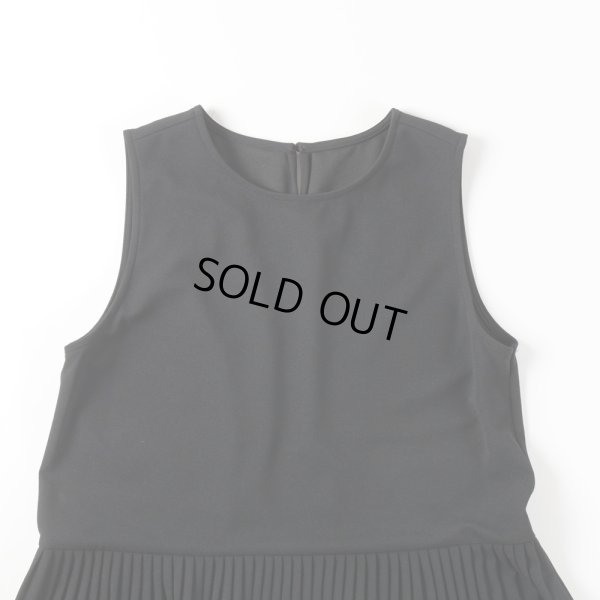 画像12: sosotto / ソソット ツイルジョーゼット 消しプリーツ ノースリーブワンピース (12)