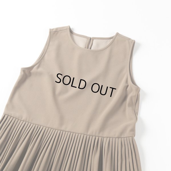 画像4: sosotto / ソソット ツイルジョーゼット 消しプリーツ ノースリーブワンピース (4)