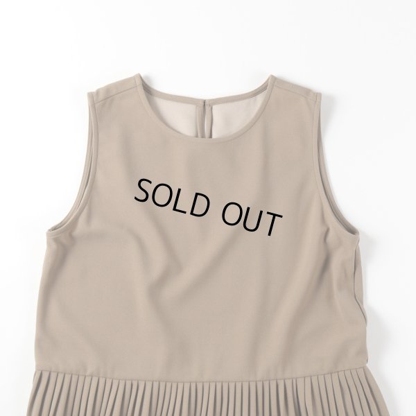 画像2: sosotto / ソソット ツイルジョーゼット 消しプリーツ ノースリーブワンピース (2)