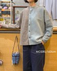 画像9: NARU / ナル トラベルウールプレミアバイカラーカーディガン (9)