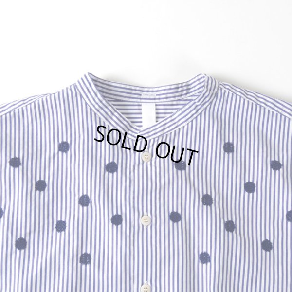 画像2: NATURAL LAUNDRY / ナテュラルランドリー 先染めブロード ワイド刺しゅうシャツ (2)