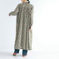 画像16: PONT DE CHALONS / ポンデシャロン フラワープリントギャザーワンピース (16)