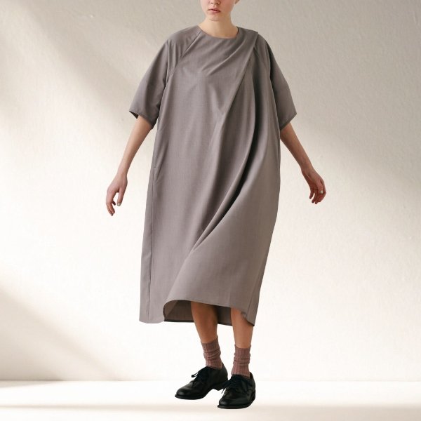 画像2: KELEN / ケレン コクーンシルエットタックデザインワンピース COCO (2)