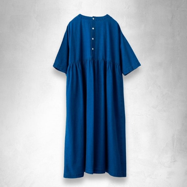 画像3: NATURAL LAUNDRY / ナテュラルランドリー インディゴ シャンブレー スモッグ ギャザーワンピース (3)